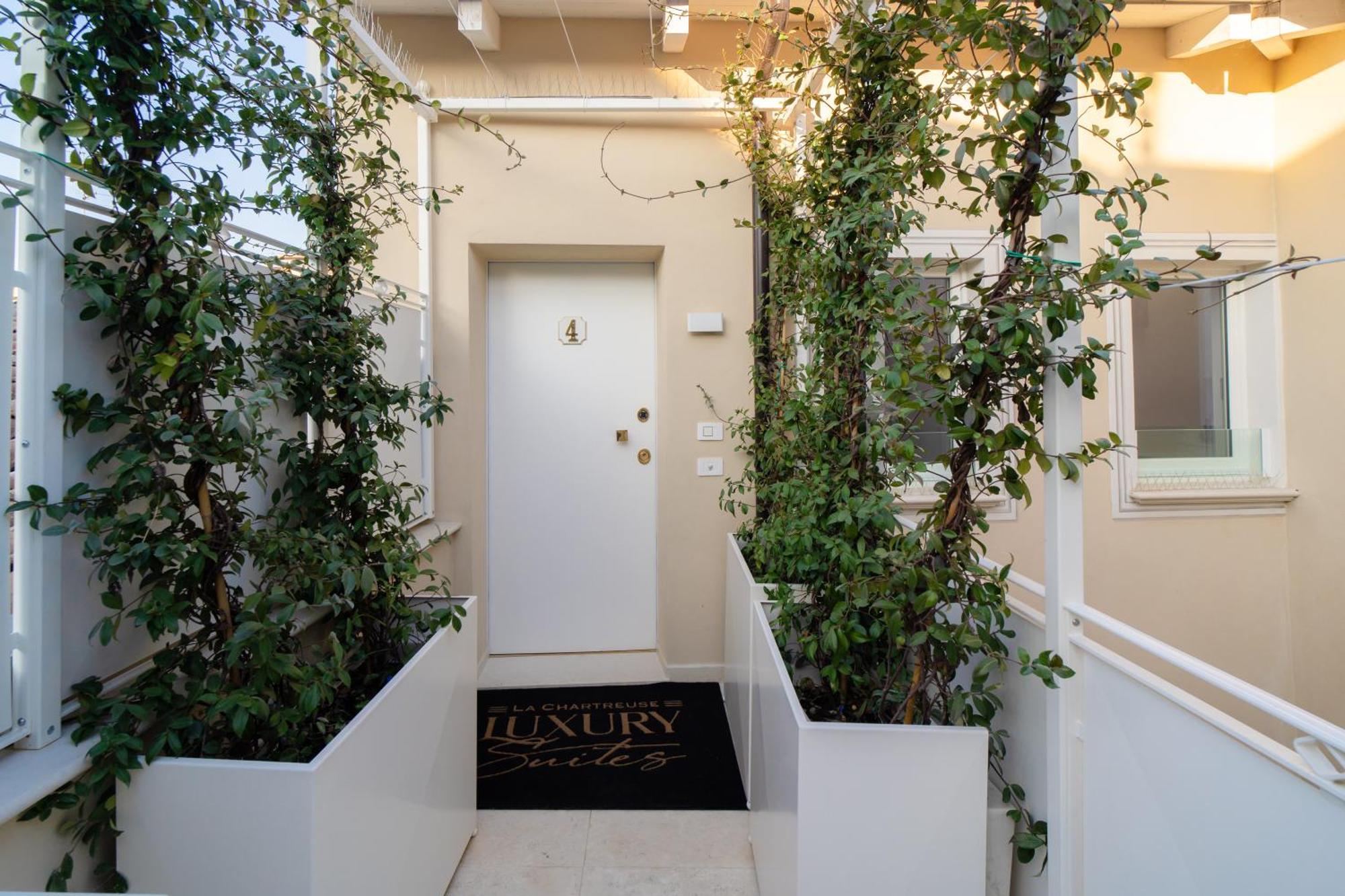 La Chartreuse Luxury Suites Parma Exterior photo